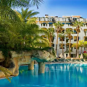 Guadalpin Residences Apartamento